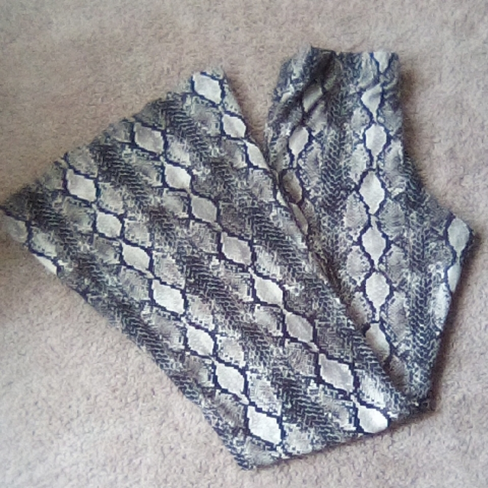 Reptile Habitat pants - Gray and Black